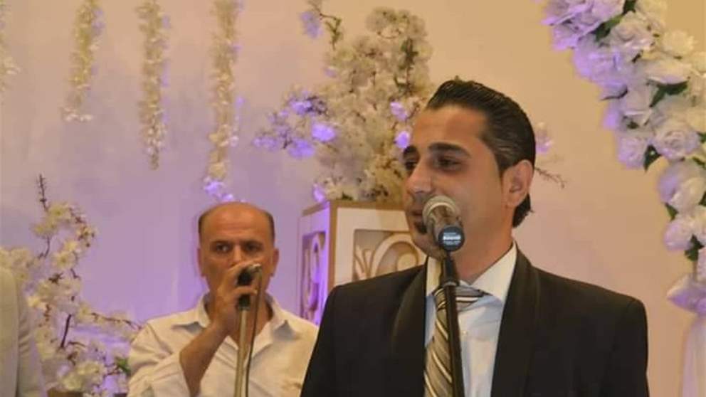 المطرب الشعبي السوري عمر خيري يتعرض للضـ ـرب وحلق شعره