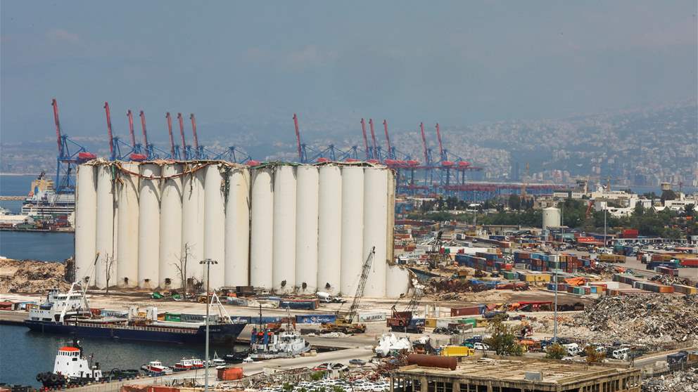 صافرات ورافعات.. بالفيديو: لحظة وفاء في مرفأ بيروت! 