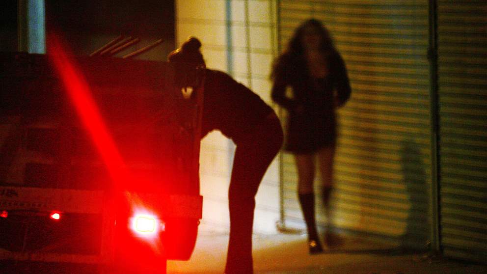 بين الضاحية وجونية… الإيقاع بـ"شبكة دعارة" (صورة) 