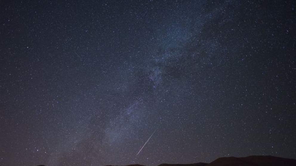 جسم غريب يخترق الليل في جنوب لبنان.. ما هو؟ (فيديو) 