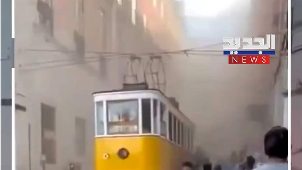 في البرتغال.. قتلى وجرحى إثر تحطم قطار غلوريا الشهير (فيديو) 