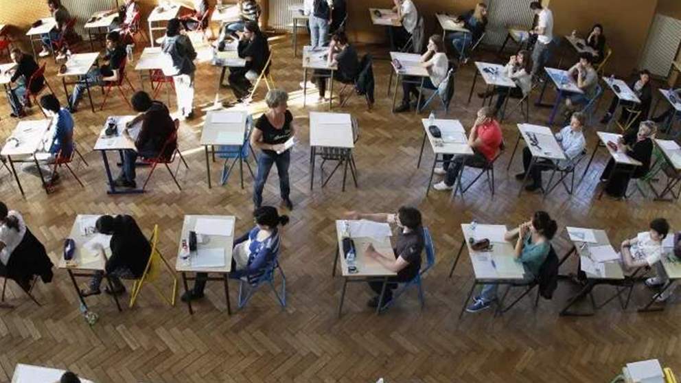 في فرنسا.. اصغر تلميذة تنال شهادة البكالوريا