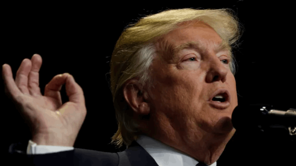 صورة لترامب بالزي العسكري وتهديد!