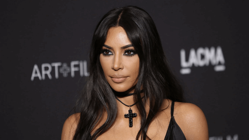 كيم كارداشيان تثير الجدل: "الواجبات المنزلية بلا جدوى"