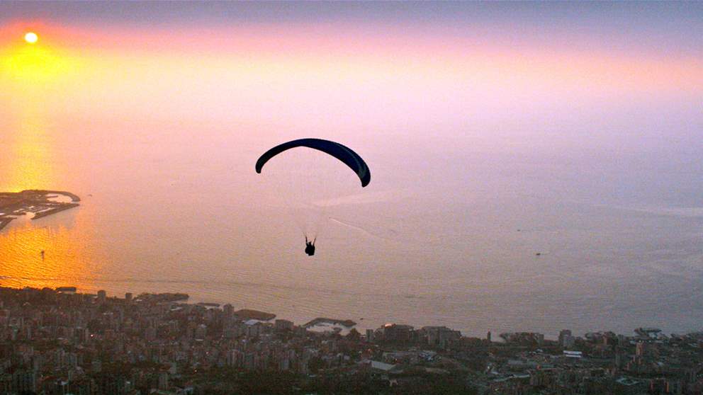 الـ"Paragliding" تحت الرقابة.. وبيرقداريان تشدد على السلامة