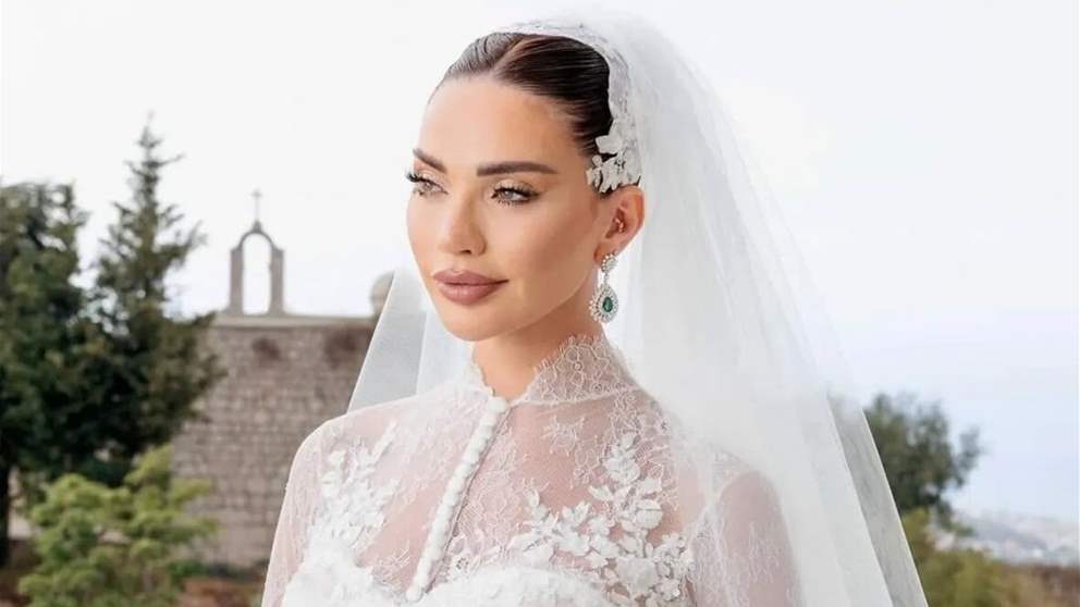 داليدا خليل تخطف الأنظار بإطلالتين في حفل زفافها