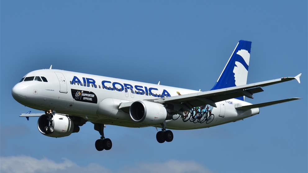 طائرة تدور 18 دقيقة في الجو.. والسبب مفاجئ!