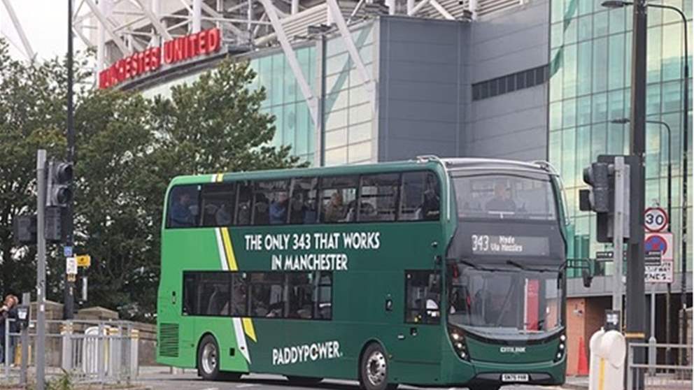 حافلات في مدينة مانشستر تسخر من أموريم