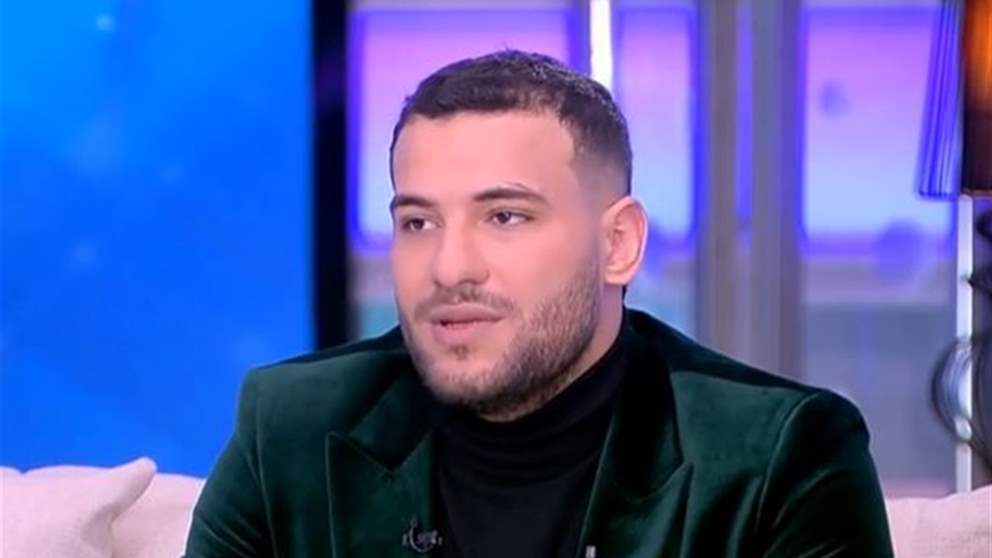 الفنان مسلم يصدم جمهوره بإصابته بجلطة مفاجئة في ذراعه الأيمن