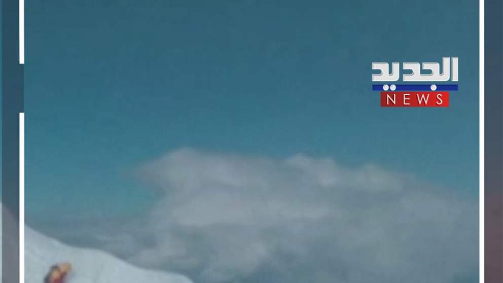 للمرة الأولى.. تزلج على قمة افريست (فيديو)