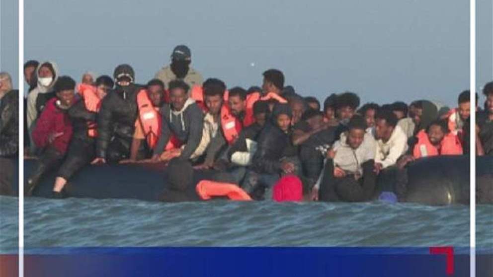 بينهم أطفال.. مهاجرون يحاولون العبور الى بريطانيا