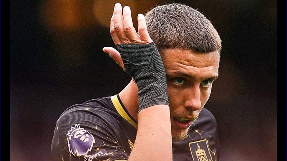 ثنائية عكسية تاريخية للاعب واحد