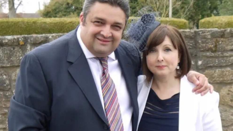 إصابات خطيرة لـ اعلامي شهير وزوجته في حادث انفجار مدفأة