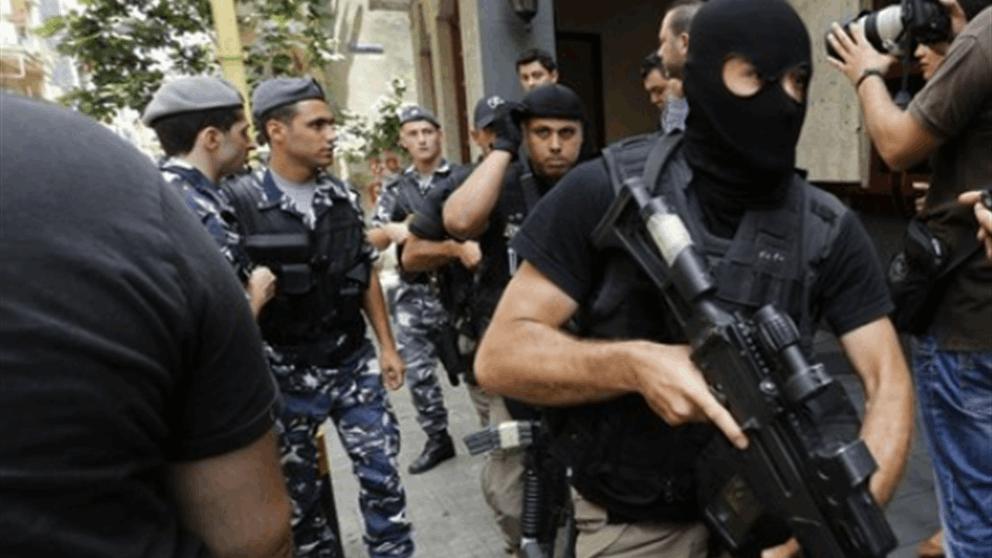 مراهنات غير شرعية.. ومداهمات واسعة