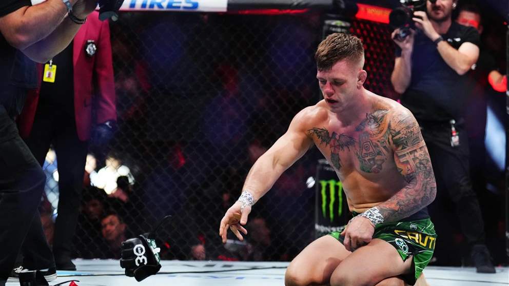 فيديو ـ أجبره على الاستسلام في الجولة الأولى