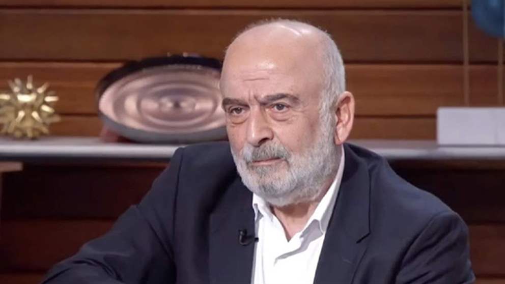 سلوم حداد يبكي خلال المؤتمر الصحافي لمسرحية "الزير سالم" في ابو ظبي 