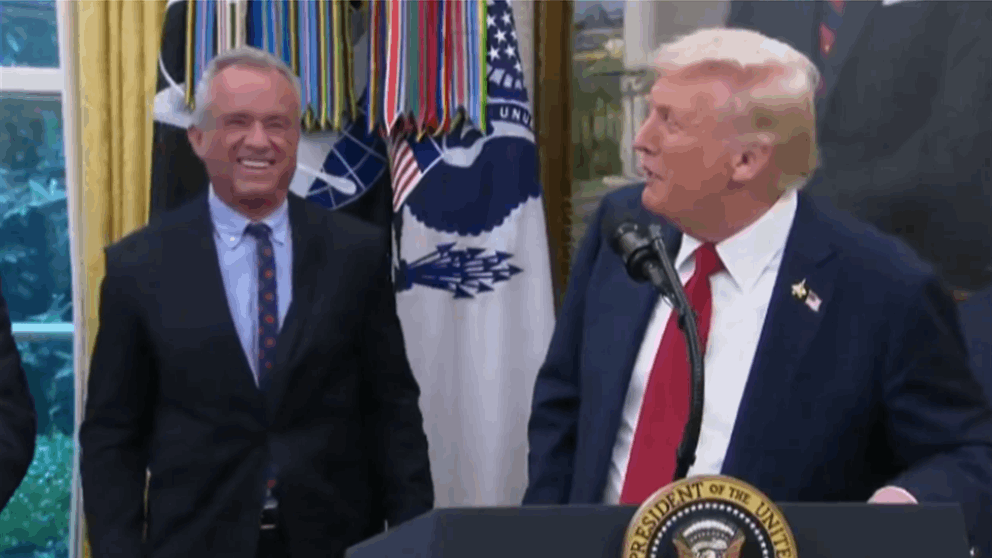 ترامب لوزير الصحة: تحاج لقاح "كورونا" (شاهد الفيديو)