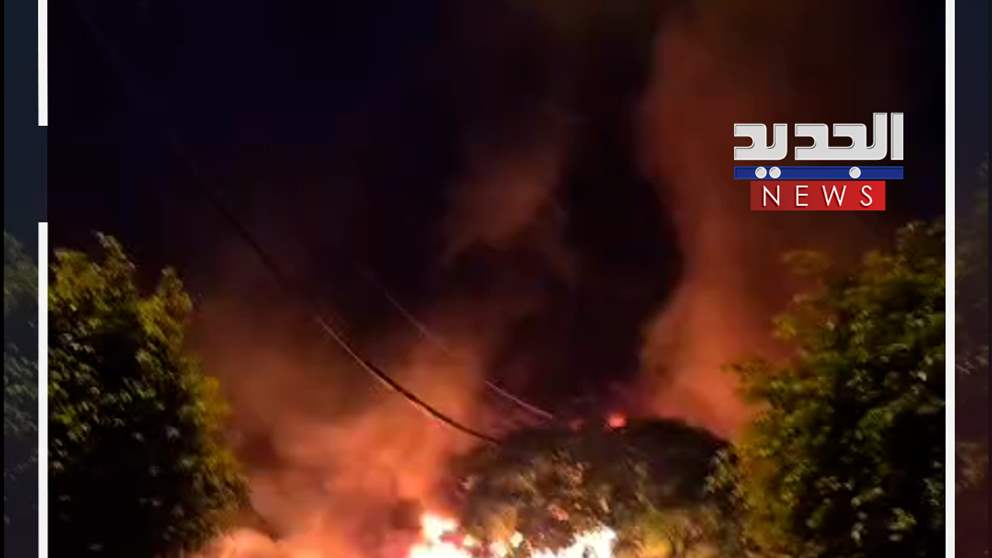 في طرابلس.. حريق في مسجد (فيديو)