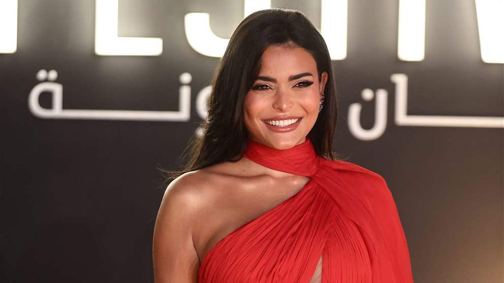 أسماء جلال ترد على منتقدي جرأتها: "اعيش حياتي وفق قناعاتي فقط" 