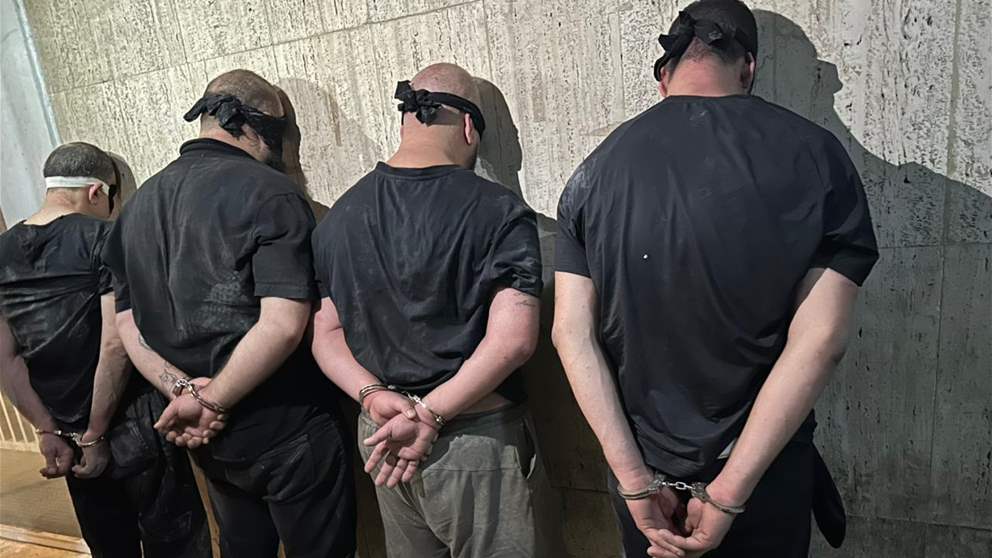 بالفيديو.. عصابة تغرق الضاحية بالمخدرات في قبضة الأمن