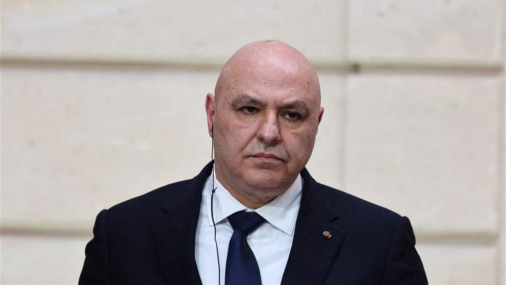 "بلا حجة".. الرئيس عون يسأل عن إسناد لبنان بعد الغارات 