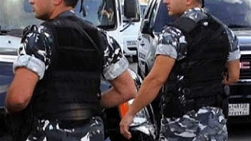 مخدرات وأسلحة في الحدت.. والقوى الأمنية تداهم (صورة)