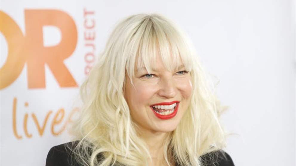 زوج سيا يطالب بنفقة شهرية خيالية بعد الطلاق: 250 ألف دولار للحفاظ على أسلوب الحياة الفاخر