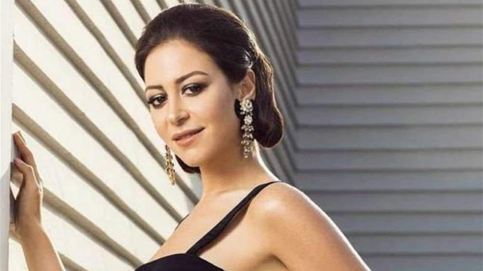 اول تعليق لـ منة شلبي بعد حادثة تمزق فستانها في مهرجان الجونة السينيمائي