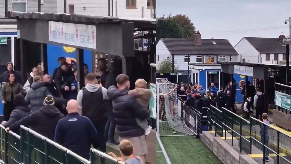 فيديو - عراك بين لاعبين ومشجعين يوقف مباراة 