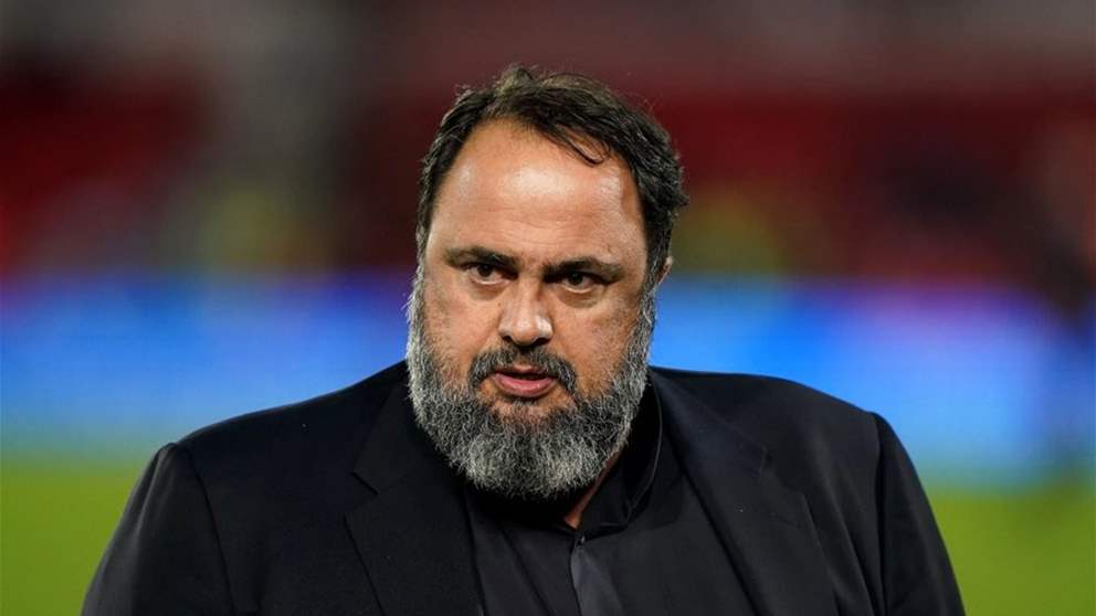 مالك أولمبياكوس يتلقى الصفعات في اليونان وإنجلترا والبرتغال