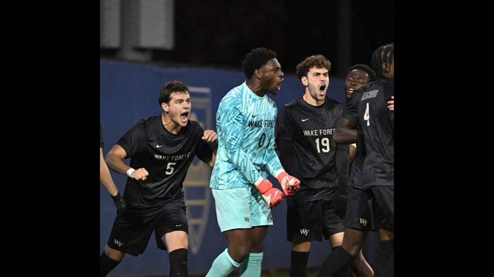 فيديو - حارس مرمى يصدّ 3 كرات مذهلة