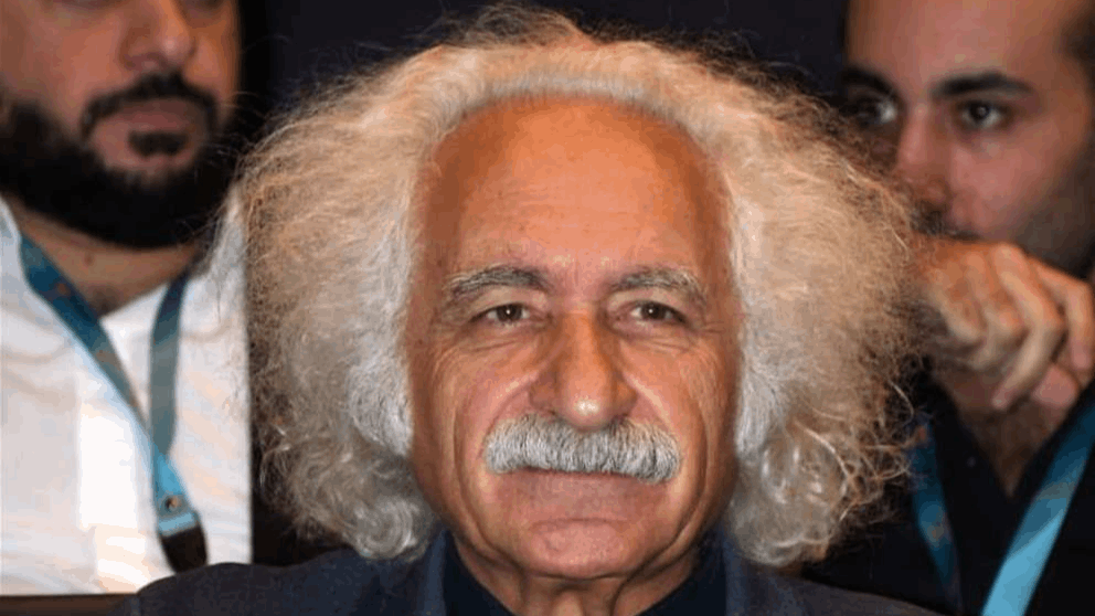 بالصور.. "اينشتاين" حاضر في ملتقى الإعلام العربي؟