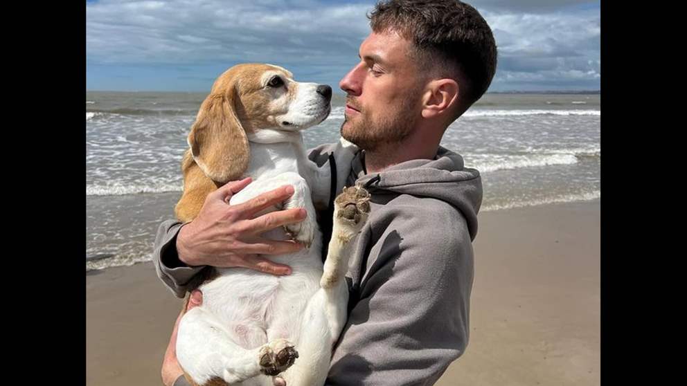 هل فسخ آرون رامسي عقده بسبب كلب؟