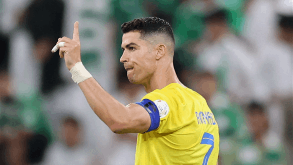 كريستيانو رونالدو يحتفل بالعرضة السعودية بعد قيادة النصر للفوز على الفيحاء