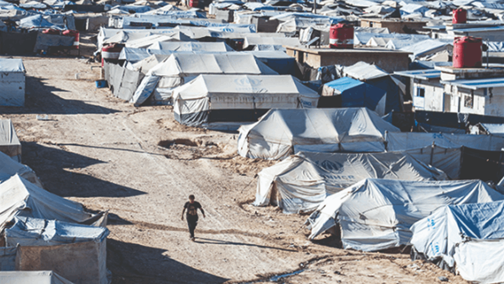 "أسلحة وكبتاغون".. الجيش يداهم مخيماً للاجئين سوريين 