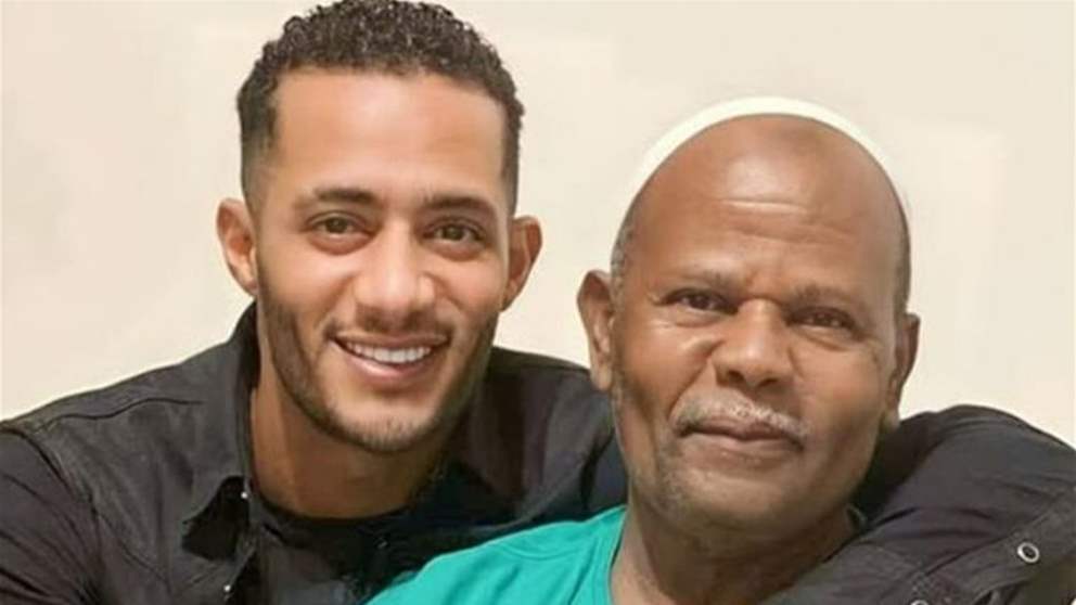 محمد رمضان ينعى والده وهذا موعد الجنازة ومكان الدفن 