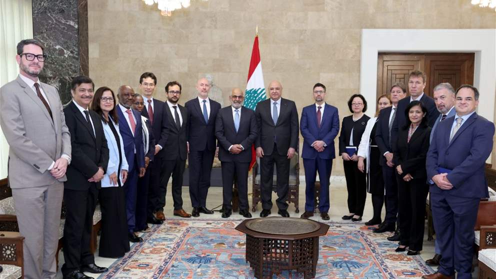 الرئيس عون لوفد البنك الدولي: لبنان ملتزم باتفاق وقف الأعمال العدائية 