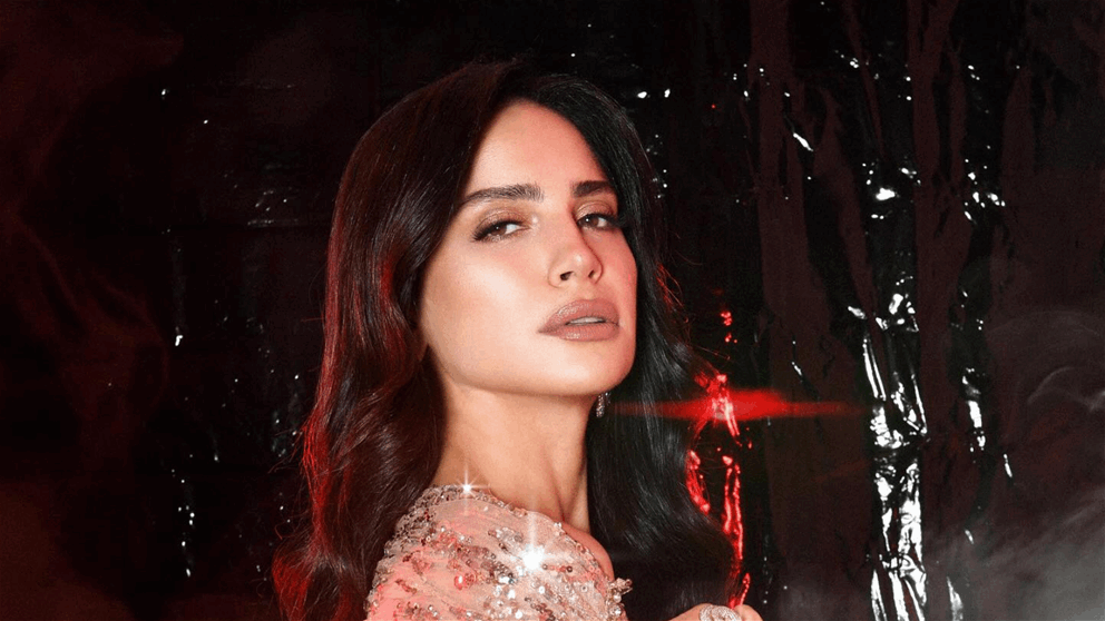 بكلمات رومانسية.. آمال ماهر تُعلن ارتباطها رسميًا بعلي محجوب