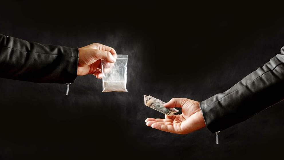 ينشطان بترويج المخدّرات.. وشعبة المعلومات توقفهما بالجرم المشهود