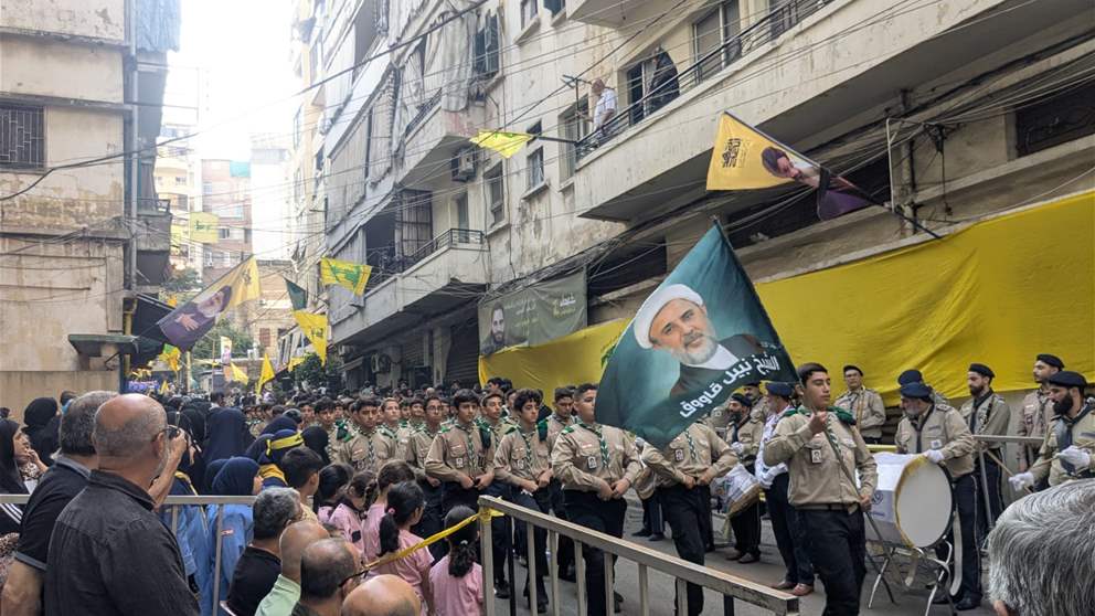  "حزب الله" يستعرض في بيروت