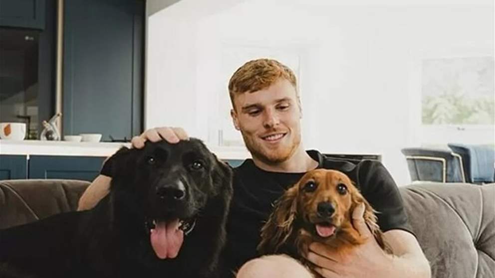 الكلاب خط الدفاع الأول عن نجوم الدوري الانجليزي