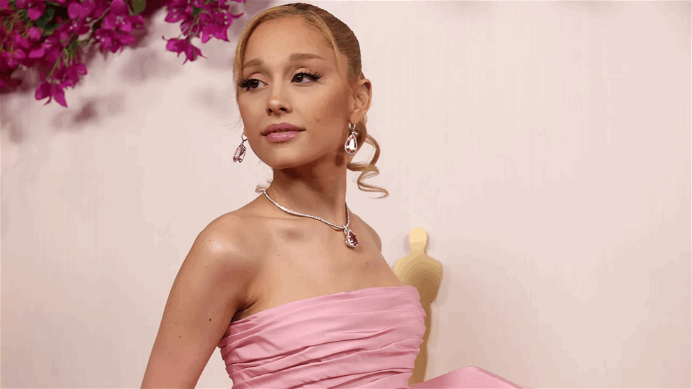 اريانا غراندي تتعرض لموقف مخيف في باريس 