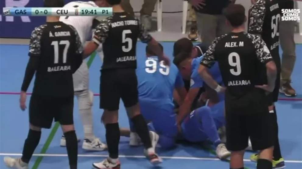 فيديو - اصطدامٌ عنيف واستئصالٌ للطحال للاعب برشلونة السابق