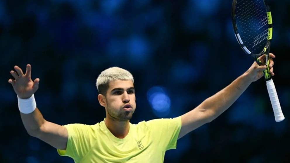 ألكاراز ينهي الموسم متربّعاً على عرش التنس