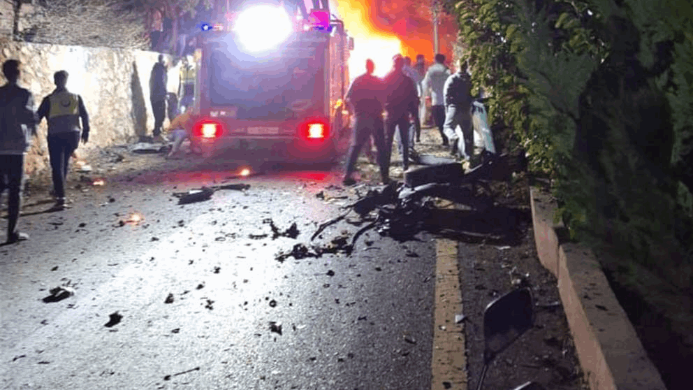 بالفيديو.. غارة تستهدف سيارة في صور 