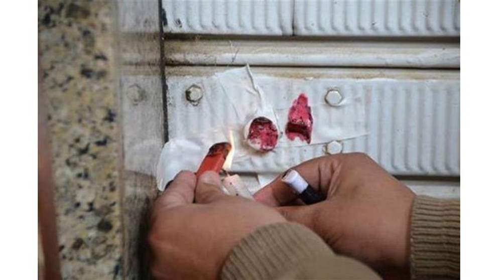 "كبسة" في النبطية وإقفال محل حلويات بالشمع الأحمر (صورة) 