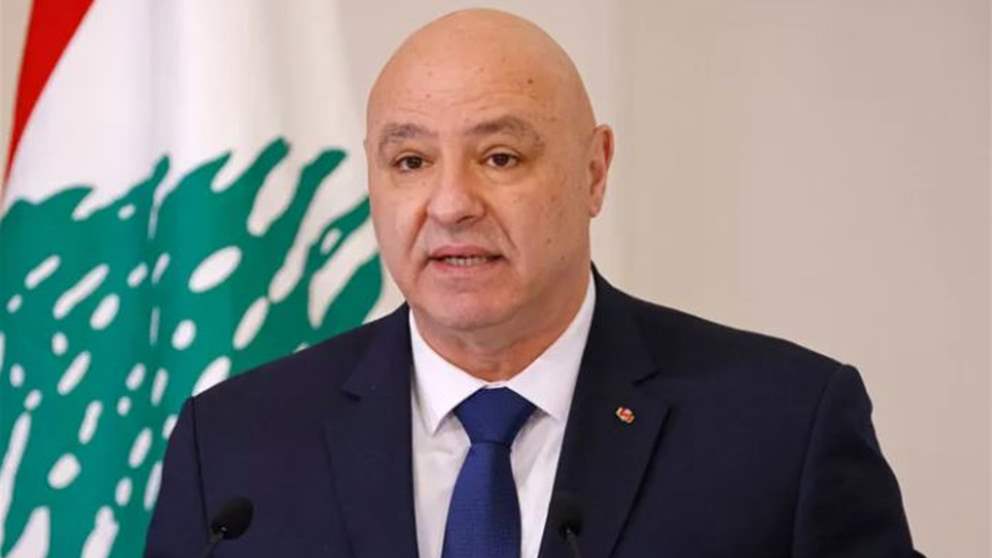 "لا الحملات المشبوهة ولا التحريض ولا التشكيك".. اتصال بين الرئيس عون وقائد الجيش