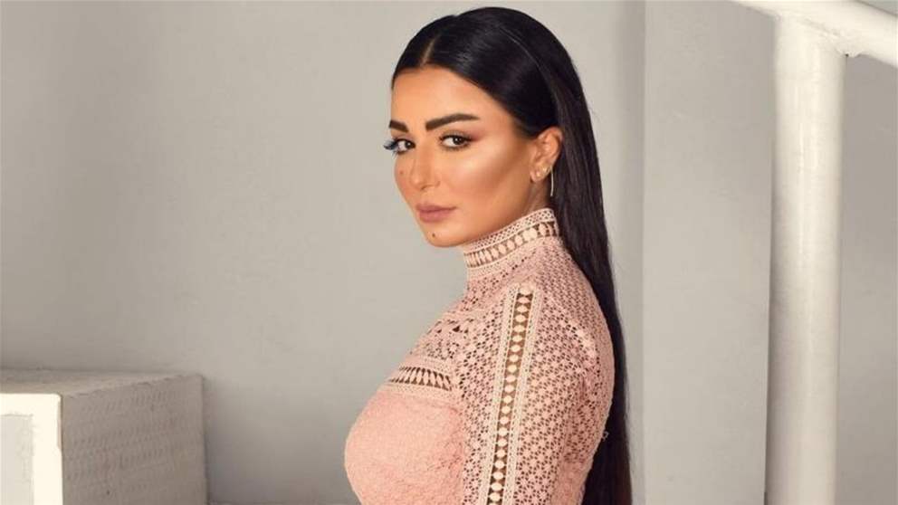 ديمة الجندي تثير الجدل بتصريح عن حرية ابنتها: «تعيش التجربة إذا بدها»