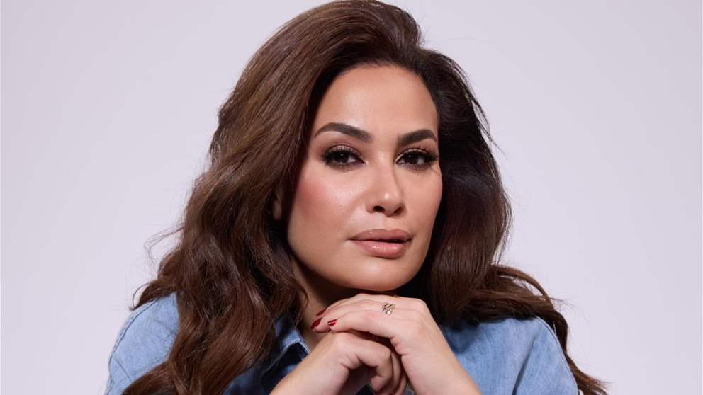 هند صبري تؤدي العمرة وتوثّق لحظات روحانية لامست قلوب متابعيها