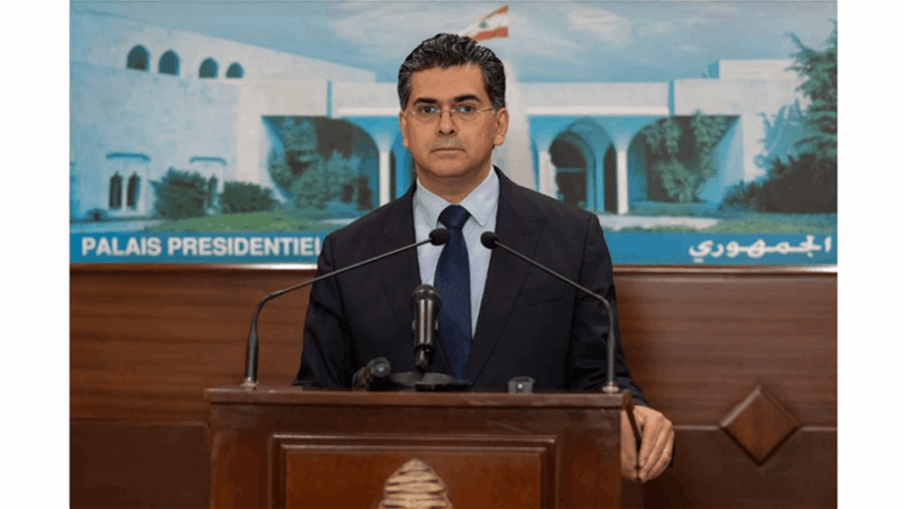 وزير الاعلام يتلو مقررات مجلس الوزراء 